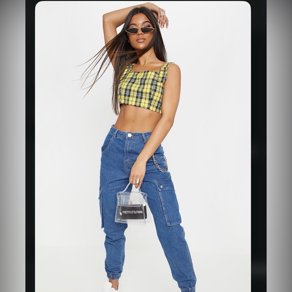 Mid Wash Cargo Pocket Jean PrettyLittleThing